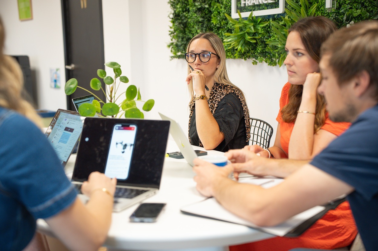 Intro Outro intégration & accompagnement - Les Complices Intro Outro intégration & accompagnement - Les Complices