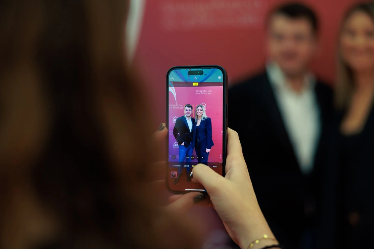 Vidéo verticale & social média - Les Complices Vidéo verticale & social média - Les Complices