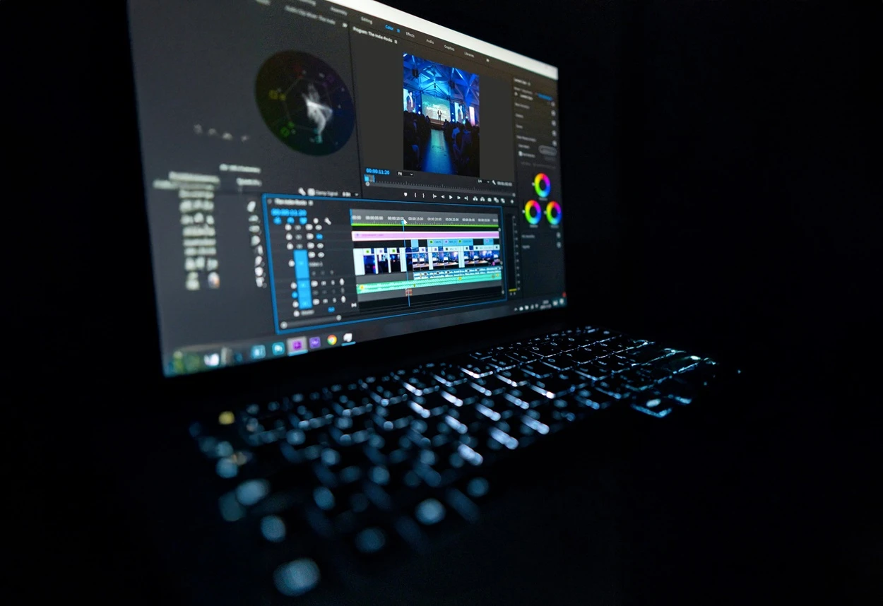 Photographies & médiathèques Sélection et retouche - Les Complices