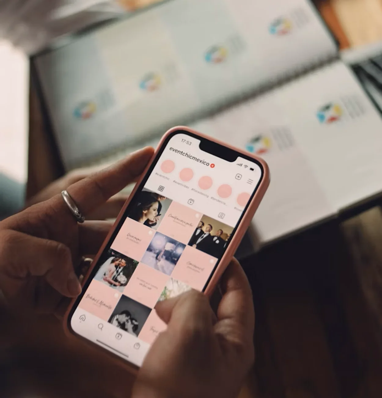 Campagnes social média Accompagnement personnalisé - Les Complices Campagnes social média Accompagnement personnalisé - Les Complices