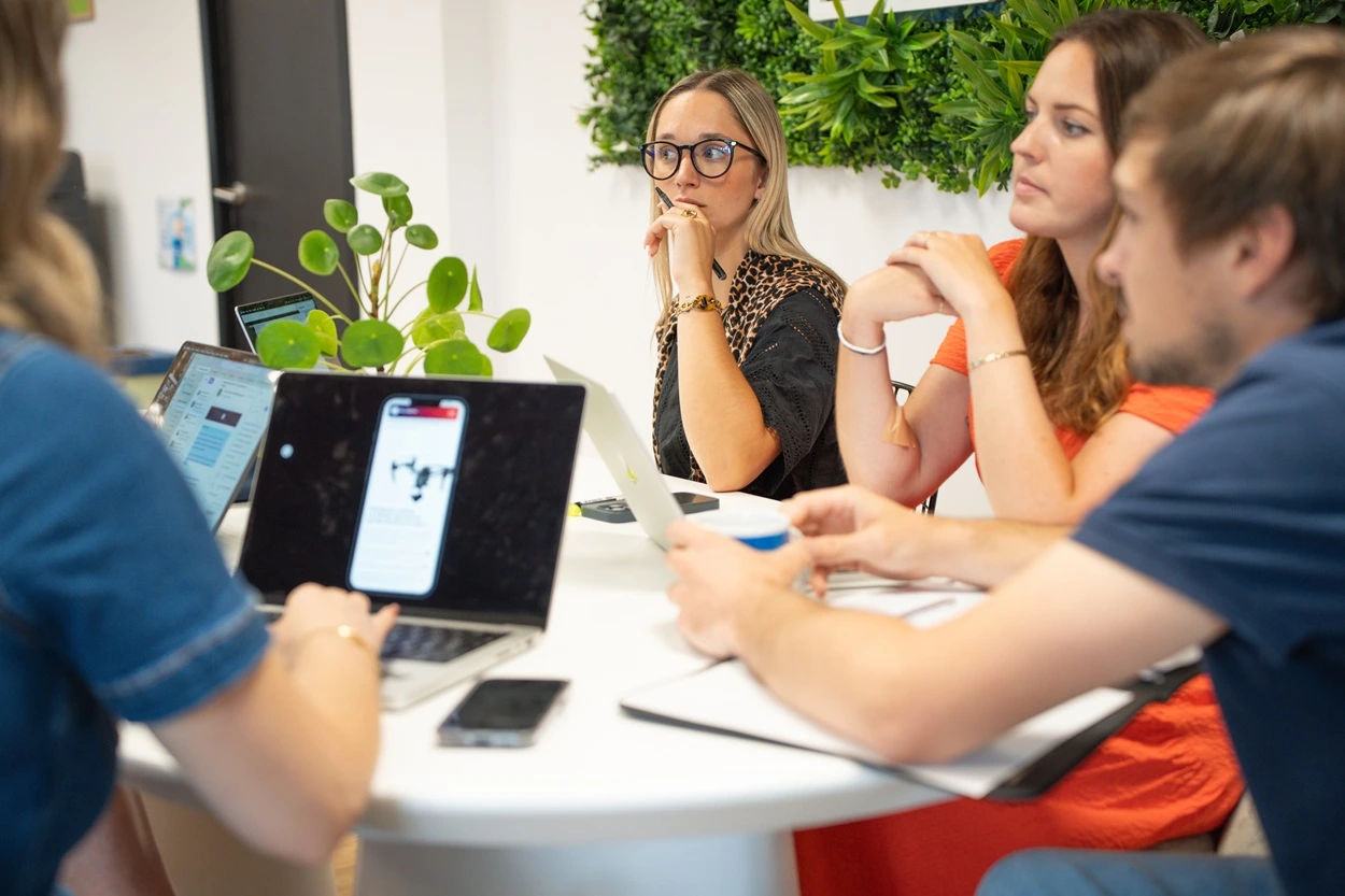 Création & paramétrage Réseaux sociaux Collecte et cadrage - Les Complices