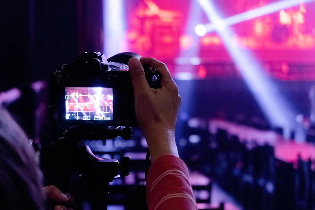 Communication live événementiel Repérage et installation technique - Les Complices