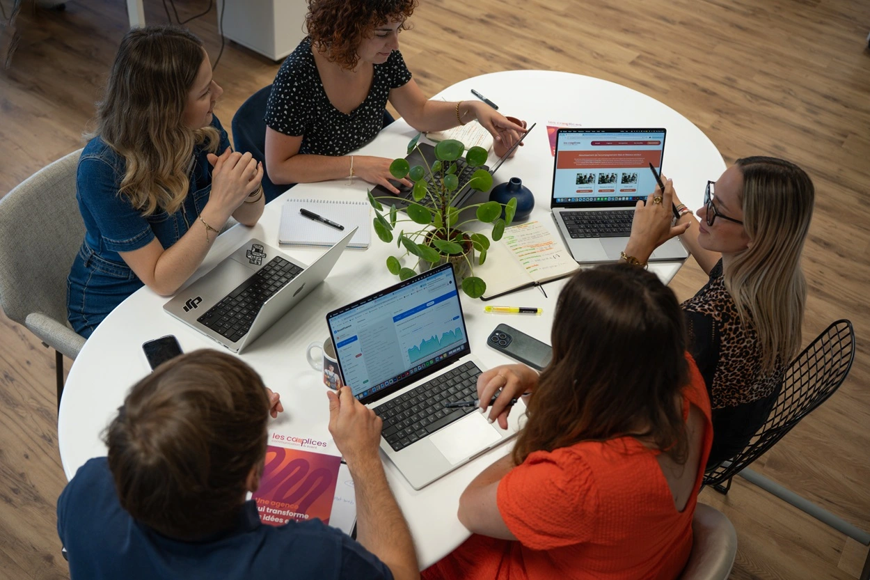 Gala entreprise Ecoute et cadrage - Les Complices