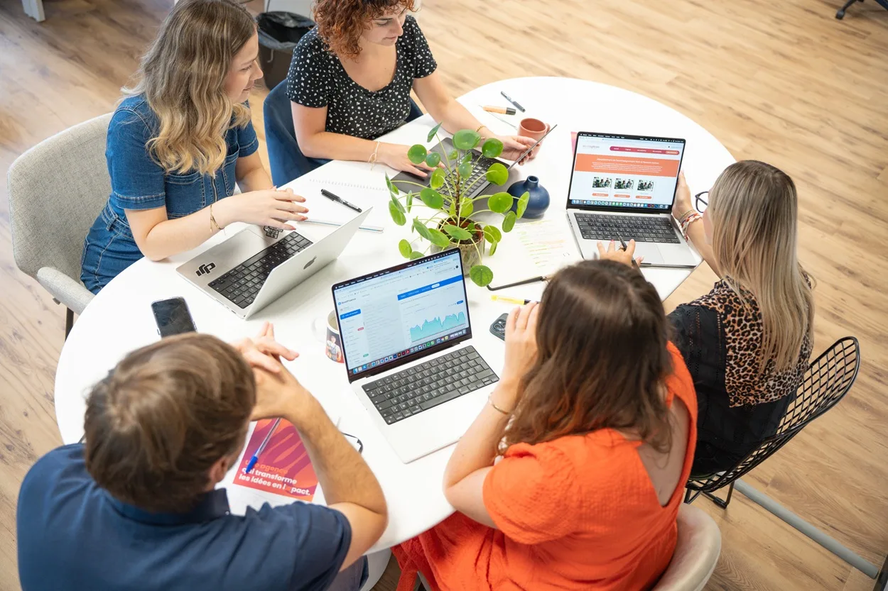 Image agence de communication en 2026